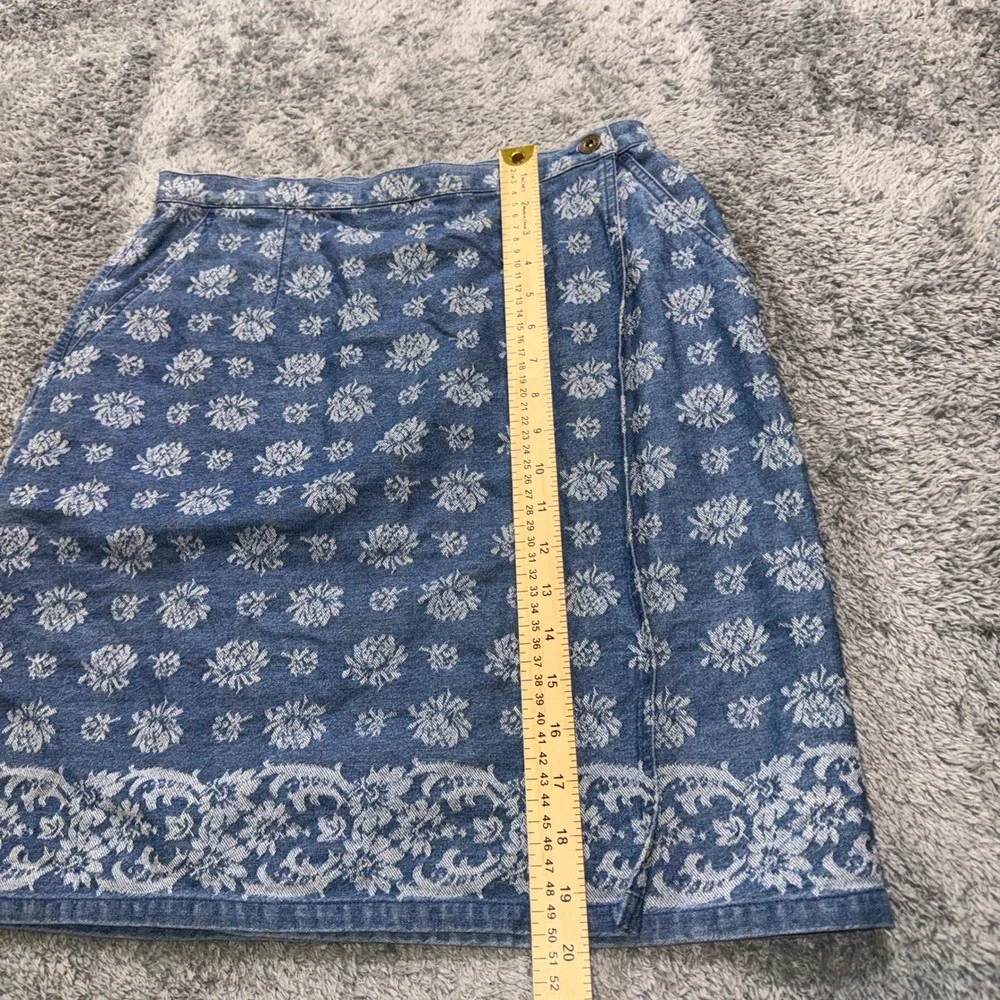 Liz Claiborne Womens Lizwear Wrap Skirt 10 Blue Floral Print Cotton Denim
